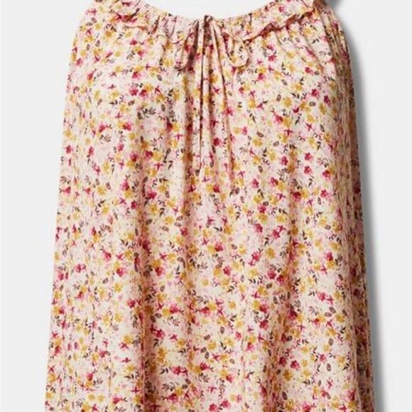 Torrid Washable Crinkle Gauze Ruffle
Tie Front Tank - Picture 6 of 6